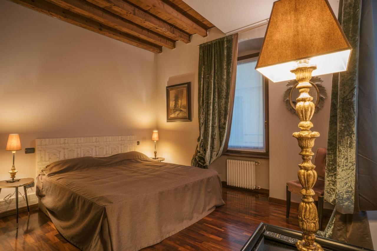 Napule...E Apartments Пескиера дел Гарда Екстериор снимка