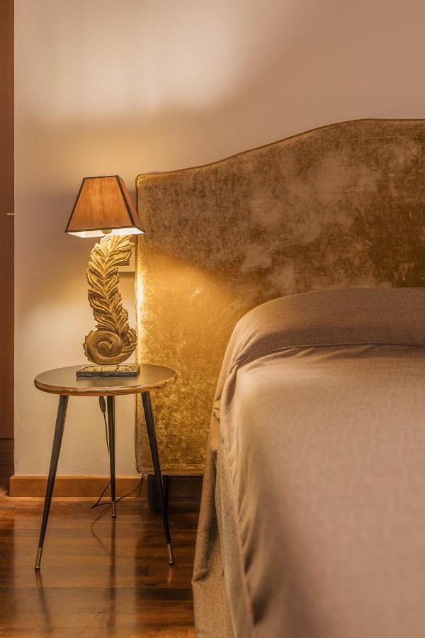 Napule...E Apartments Пескиера дел Гарда Екстериор снимка
